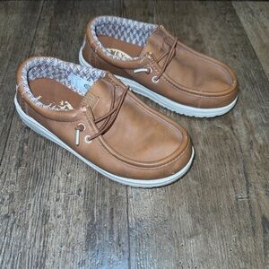 Hey Dude Youth 3 leather slip ons